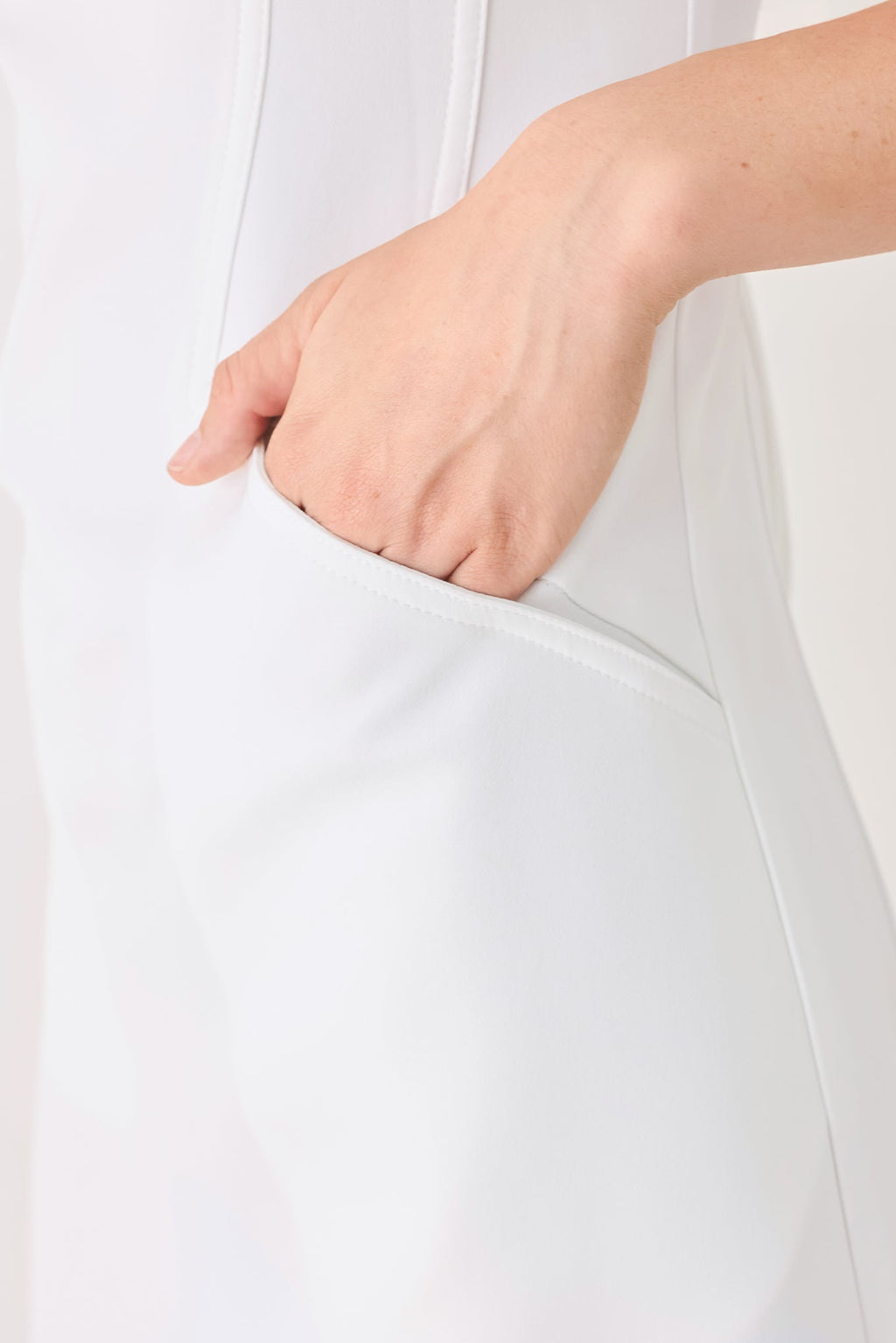 THE MODERN ICON WOVEN SHIFT DRESS