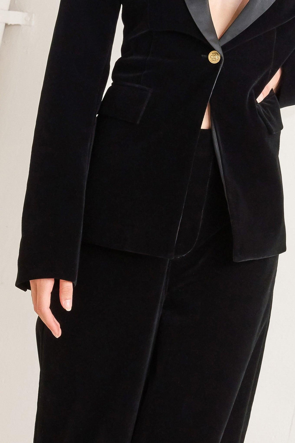 MIDNIGHT TUX WOVEN VELVET BLAZER