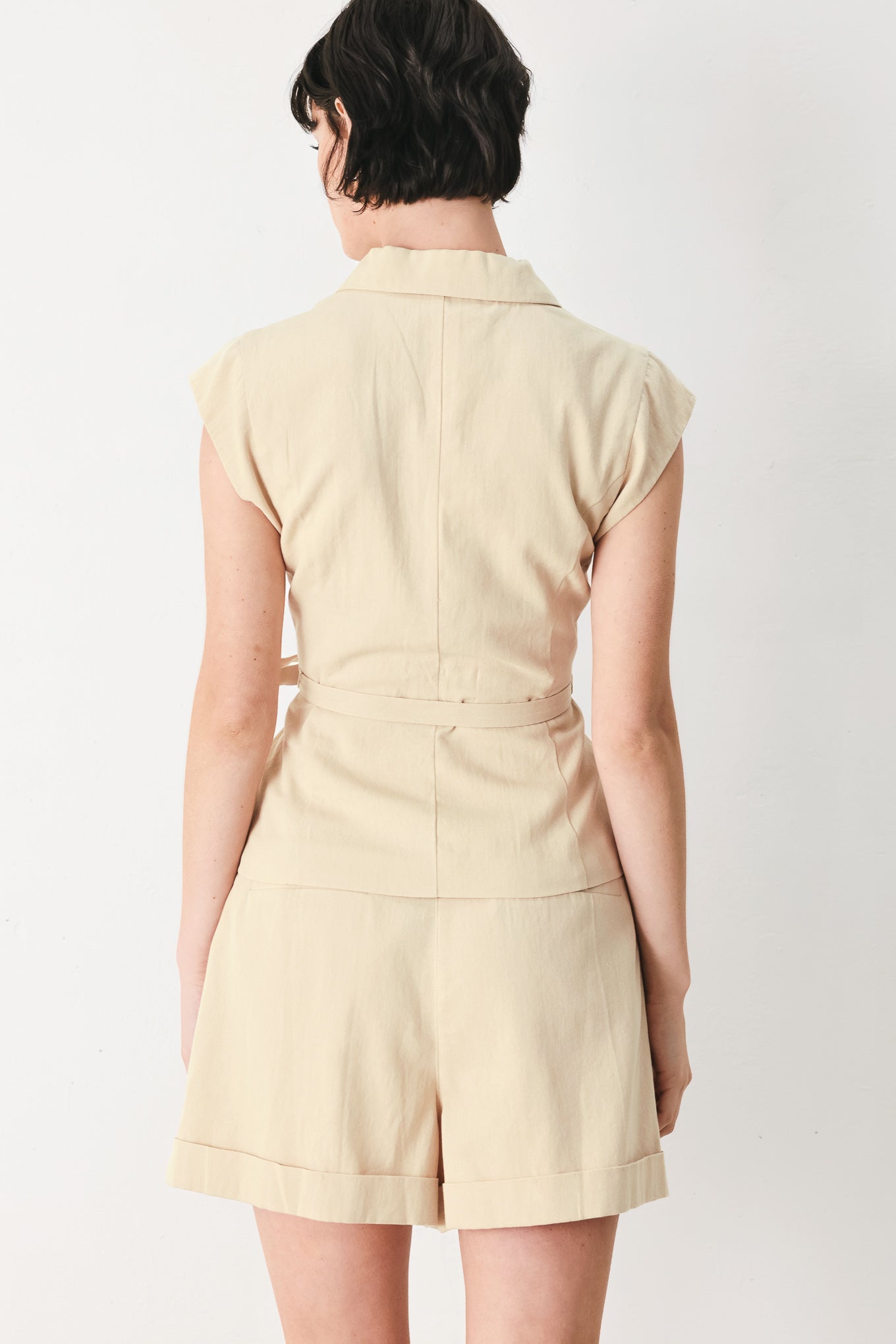 DESERT MINIMAL WOVEN VEST