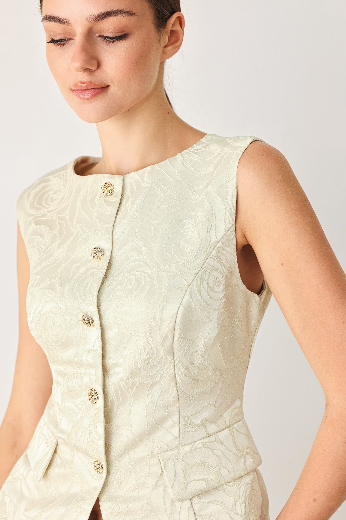 MARZIPAN FLORAL WOVEN JACQUARD VEST