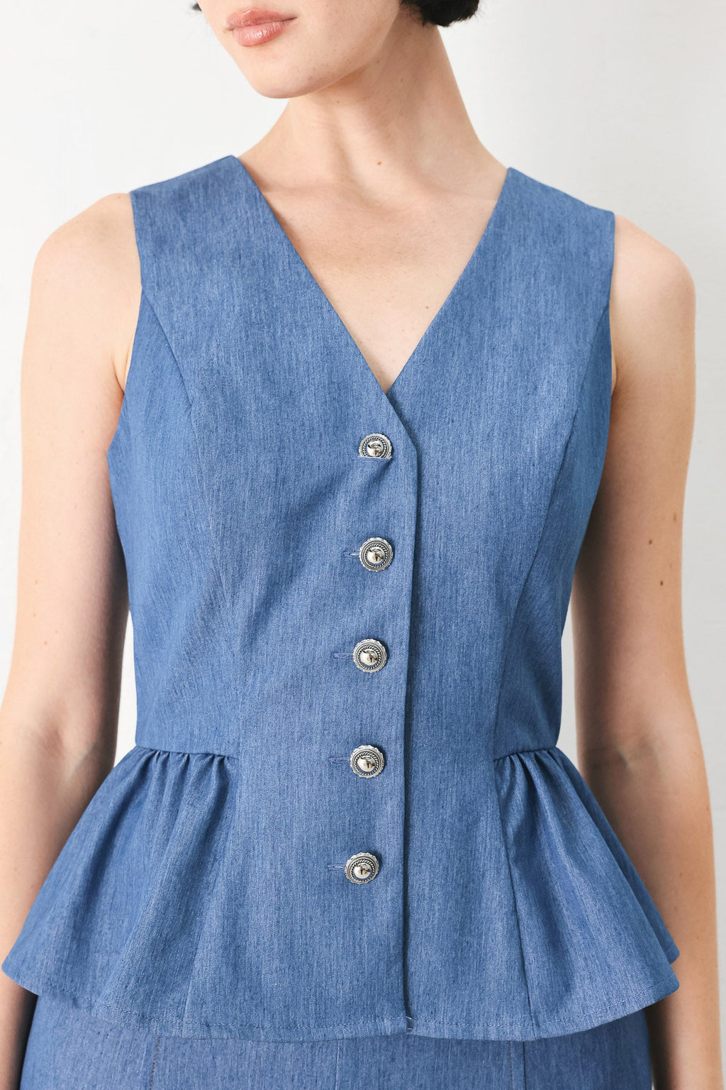 CASUAL ROMANCE WOVEN VEST