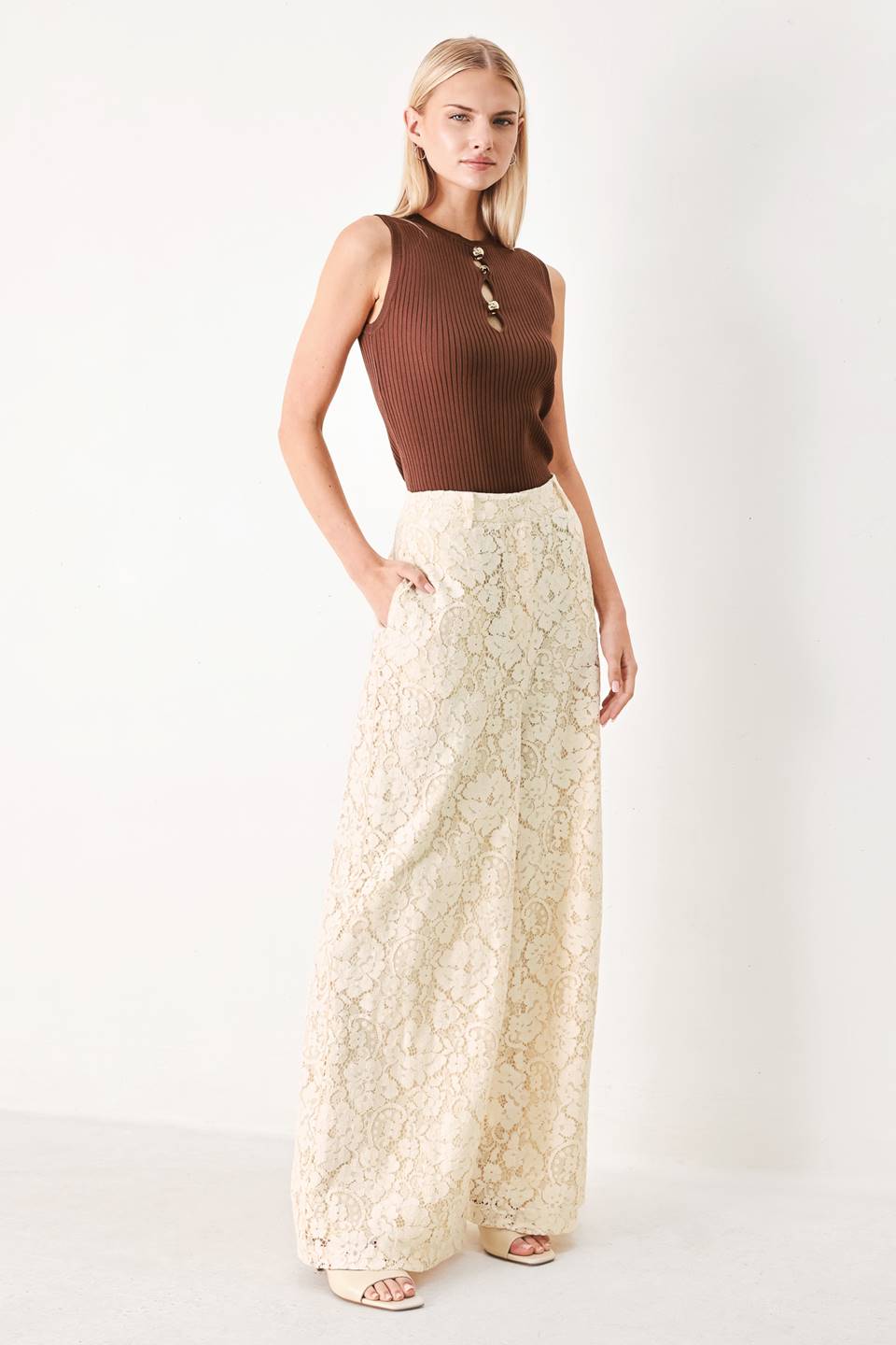 DELICATE BEAUTY WOVEN LACE PANTS