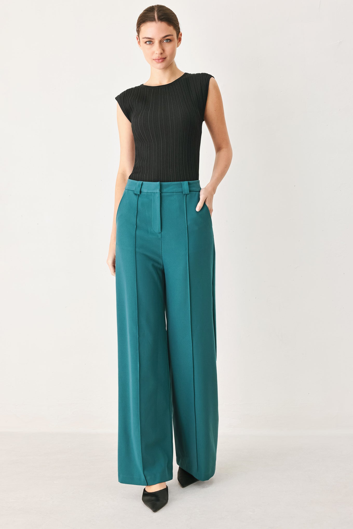 MODERN FLOW WOVEN PANTS