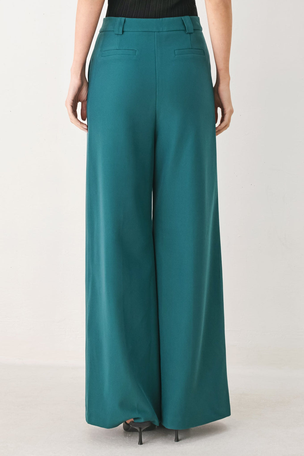 MODERN FLOW WOVEN PANTS