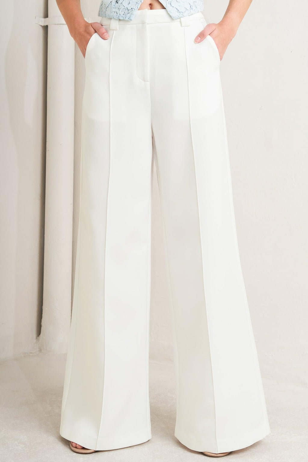 BRIGHT MOMENTS WOVEN PANTS