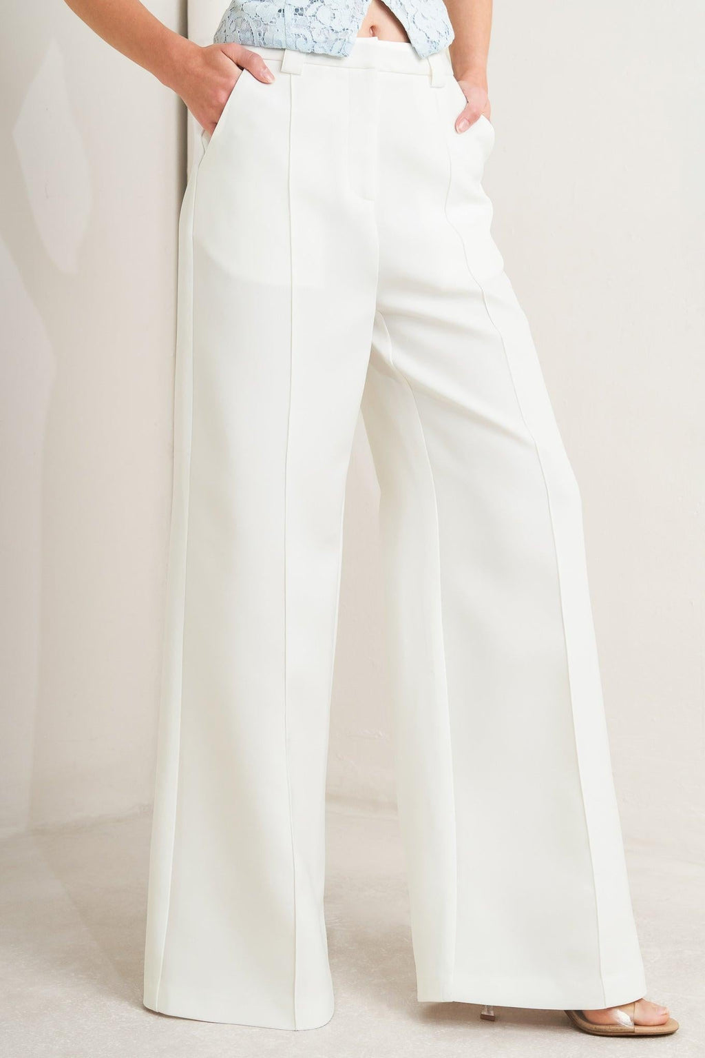 BRIGHT MOMENTS WOVEN PANTS