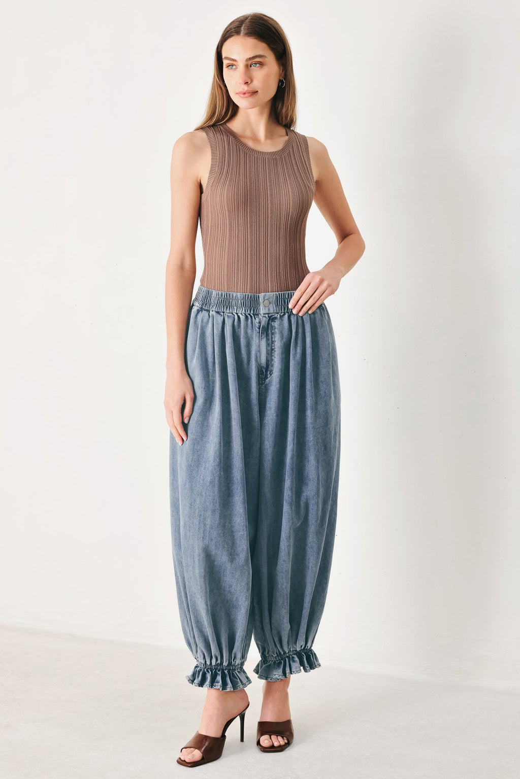 EASY VOLUME DENIM GENIE PANTS