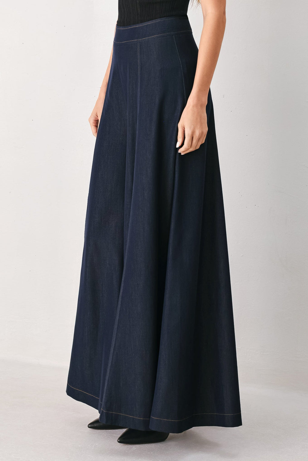 CASUAL ROMANCE WOVEN PANTS