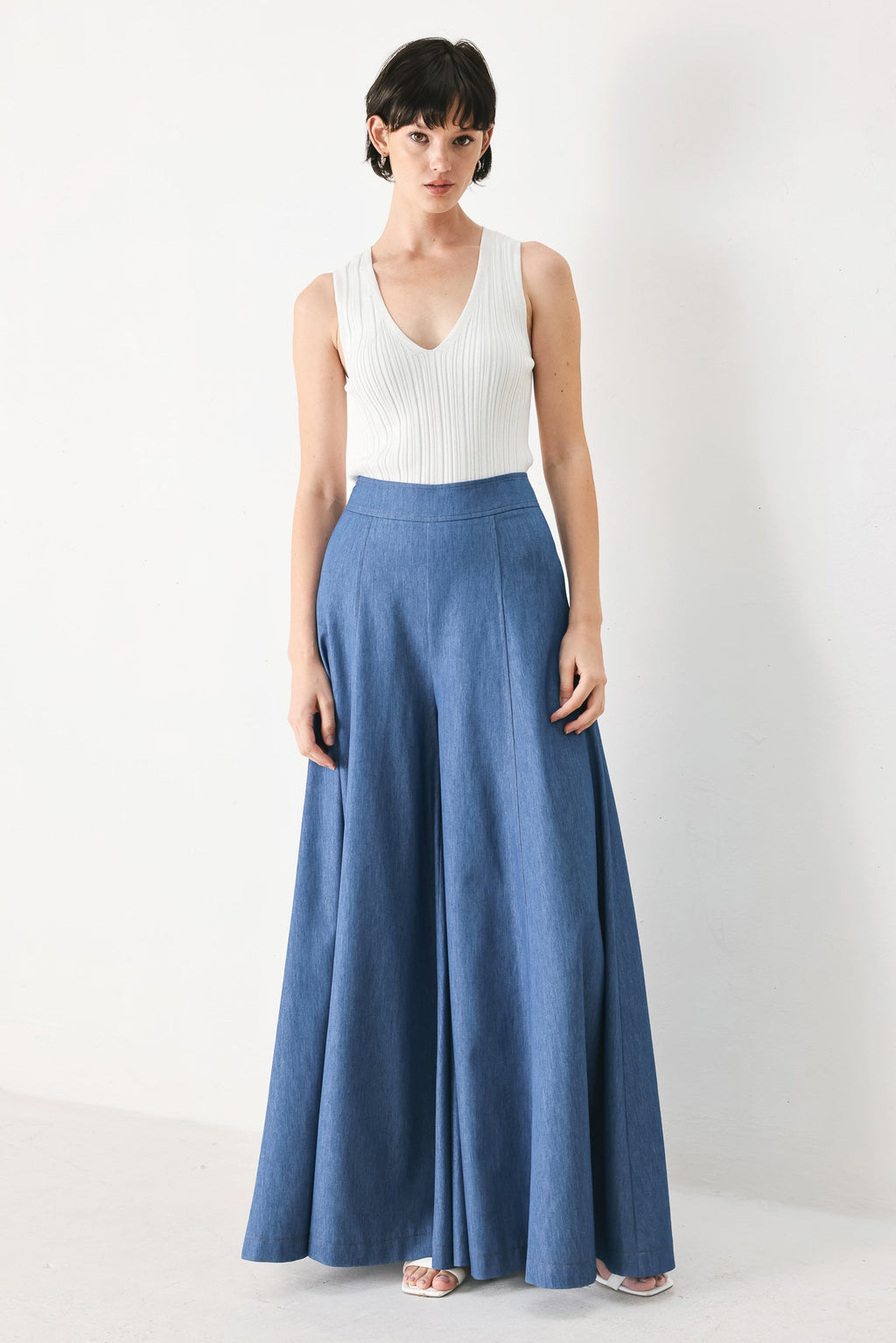 CASUAL ROMANCE WOVEN PANTS