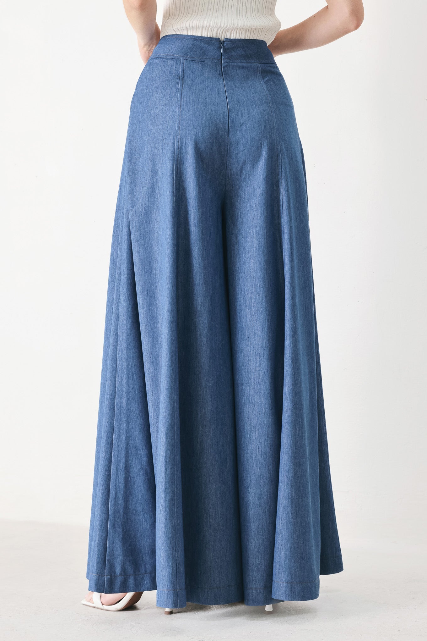 CASUAL ROMANCE WOVEN PANTS