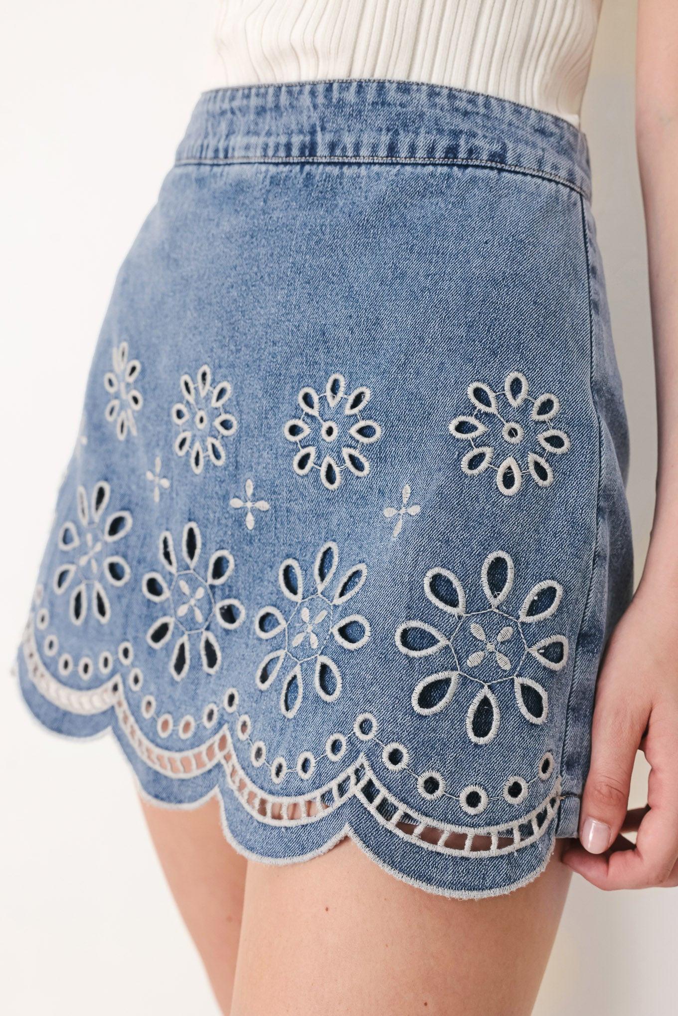 FLORAL LOVE DENIM SKORT