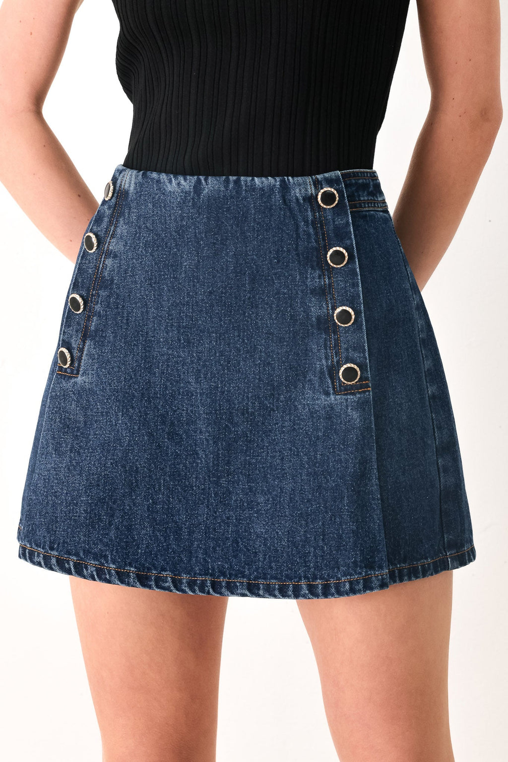 RUN THE CITY DENIM SKORT