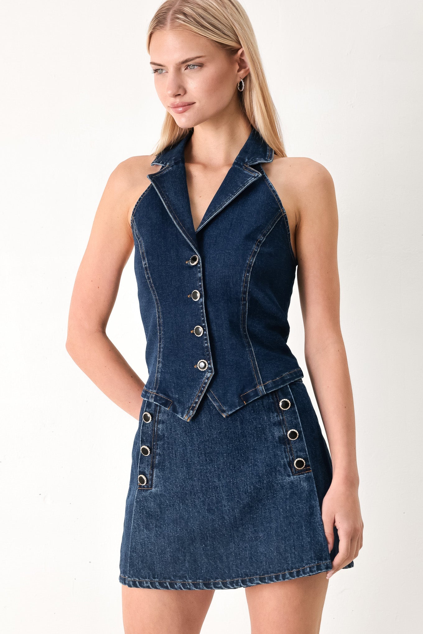 RUN THE CITY DENIM SKORT