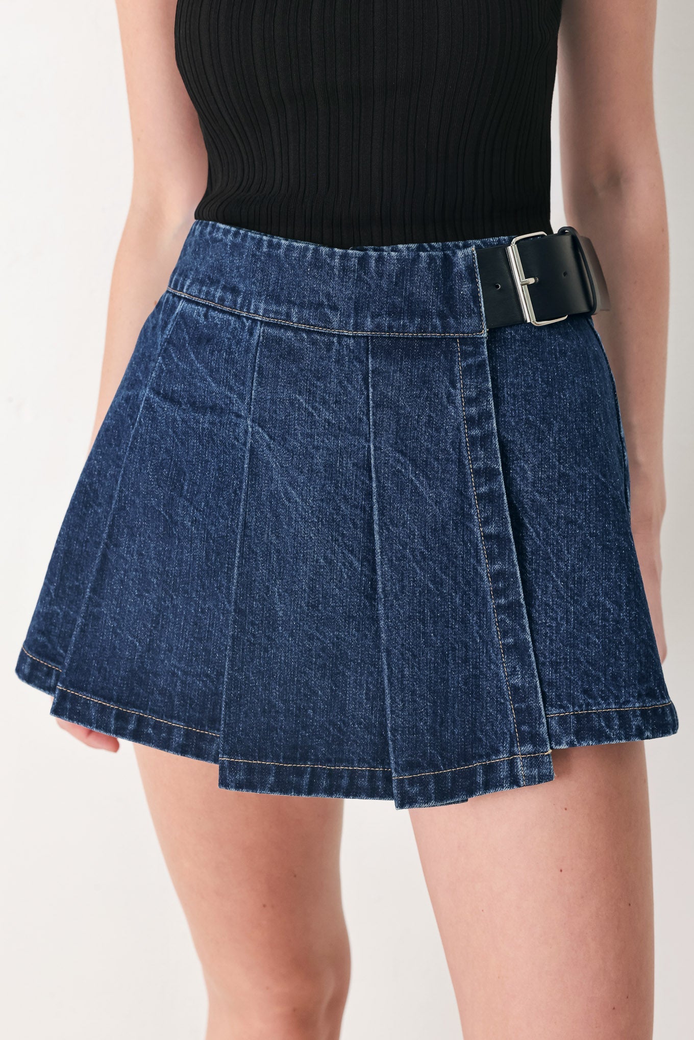 THE POWER MOVE DENIM SKORT