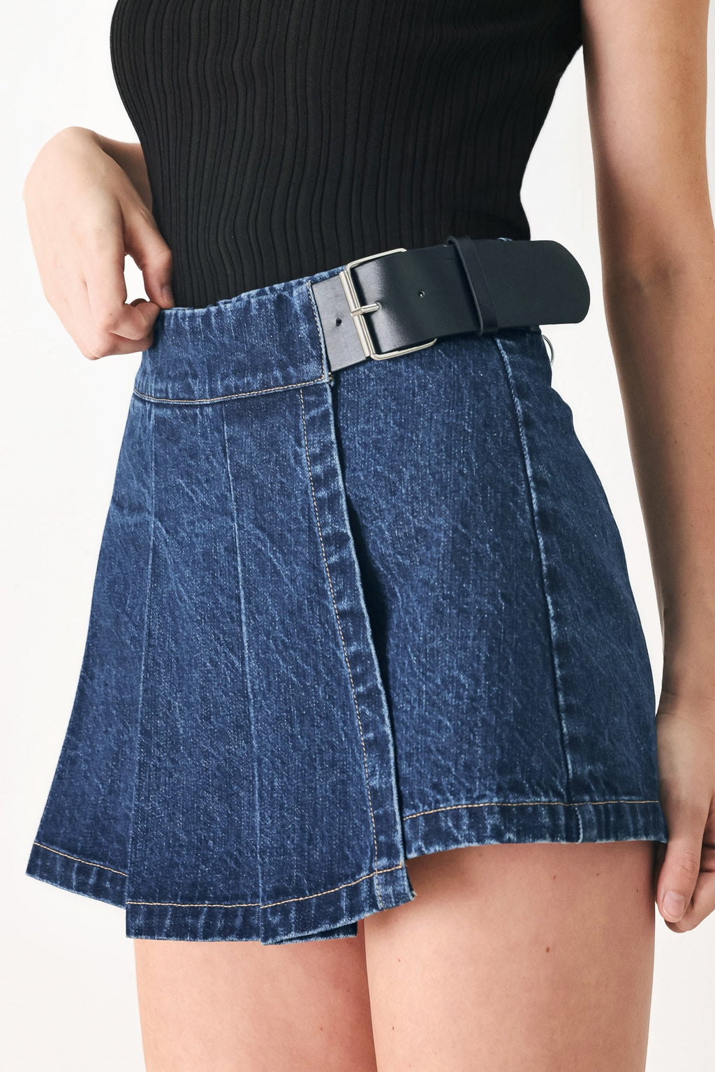 THE POWER MOVE DENIM SKORT