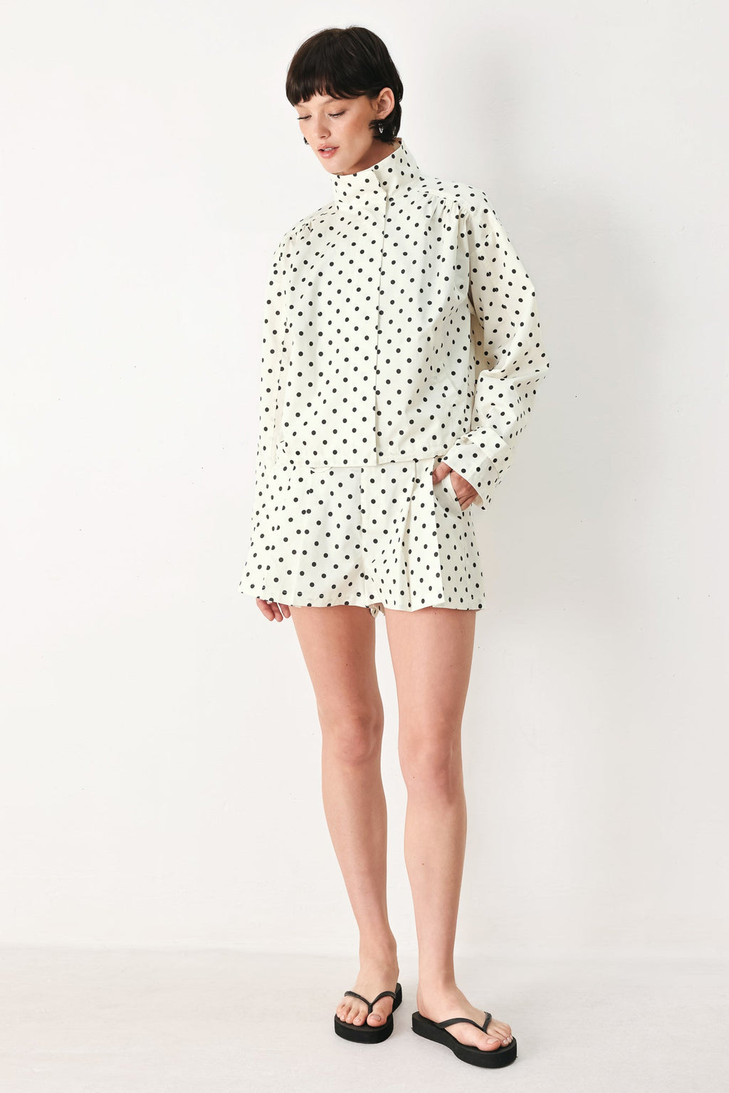 CHAMPAGNE DOTS WOVEN SHORTS