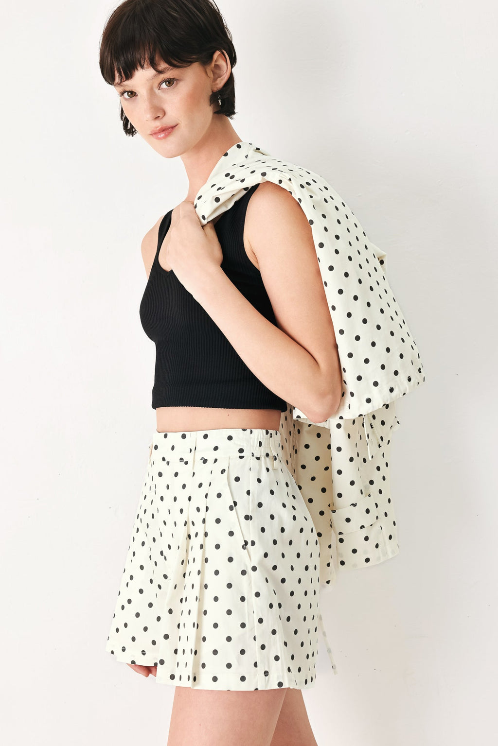 CHAMPAGNE DOTS WOVEN SHORTS