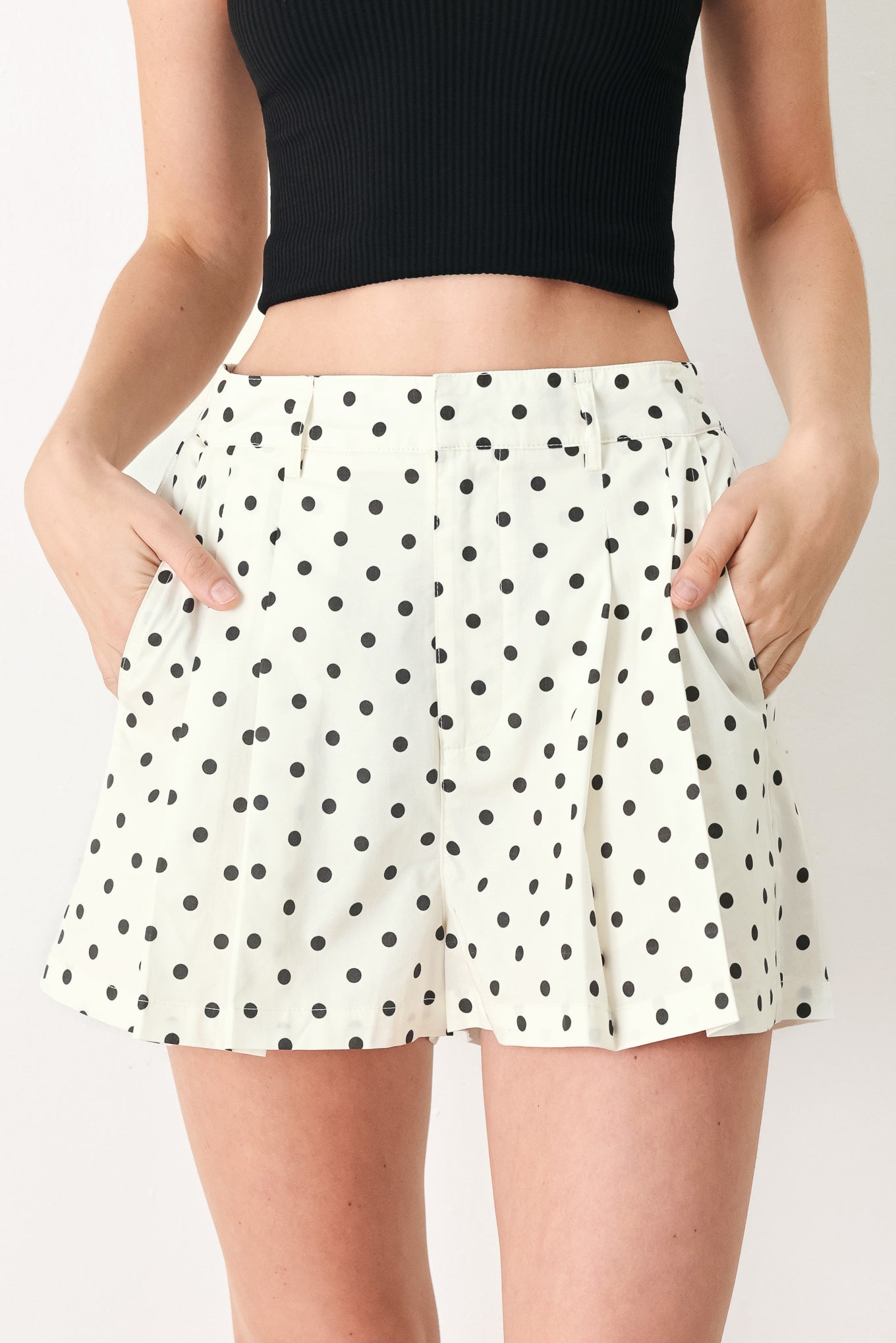 CHAMPAGNE DOTS WOVEN SHORTS