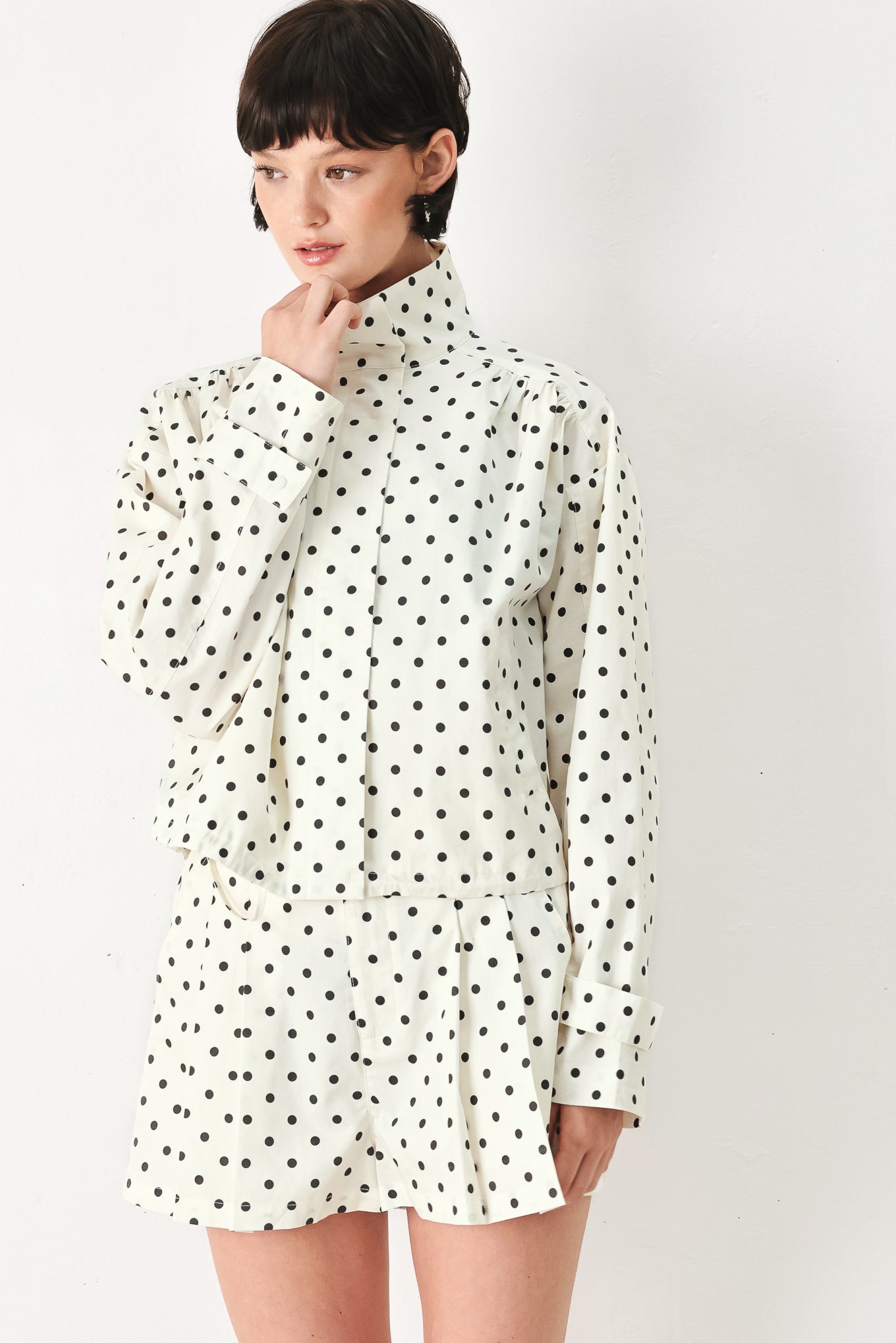 CHAMPAGNE DOTS WOVEN SHORTS