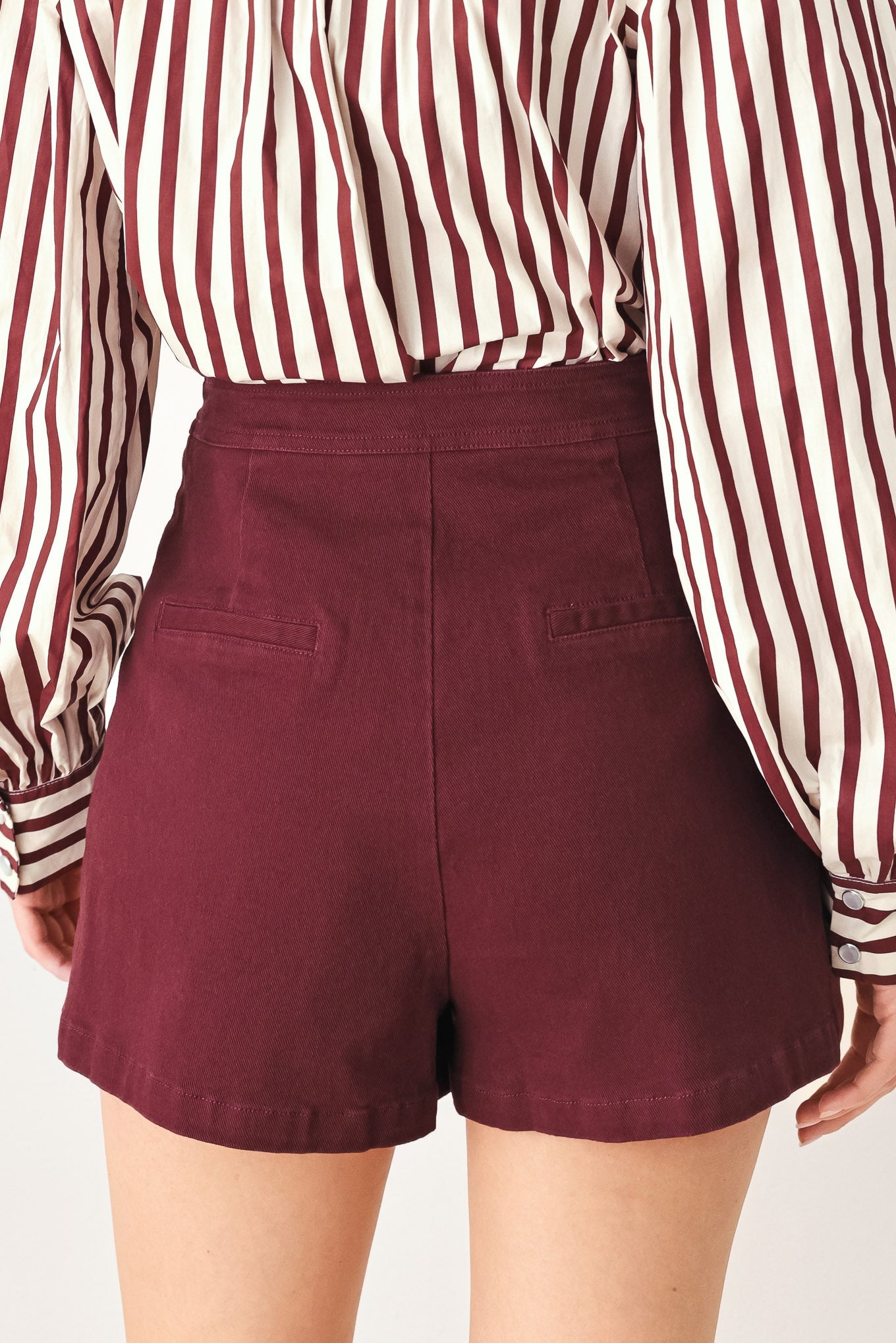 MERLOT RIDGE WOVEN SKORT