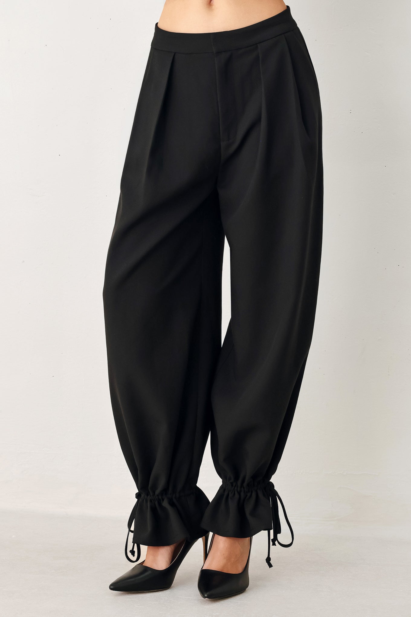 NOIR DRAWSTRING WOVEN PANTS