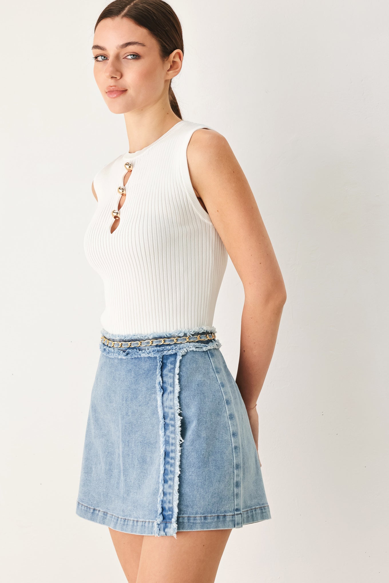 SKYWARD LINKED DENIM CROP SKORT