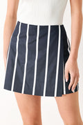 DARK RHYTHM STRIPE WOVEN SKORT