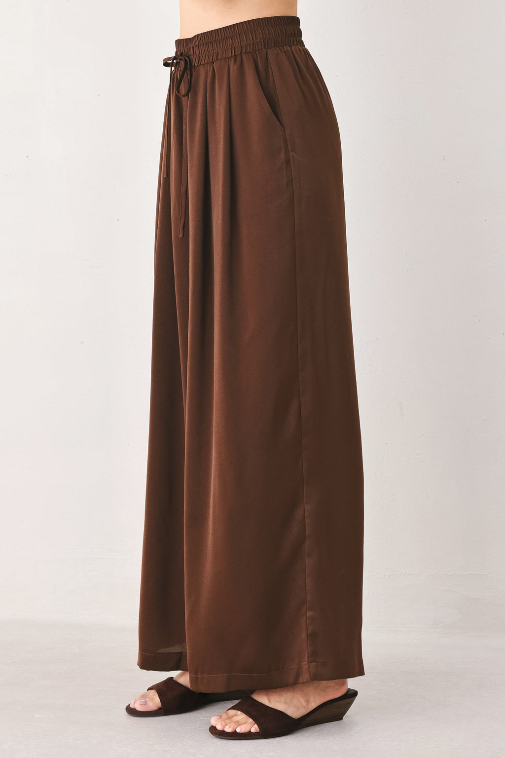CANYON BROWN ELASTIC WAIST WOVEN PANTS