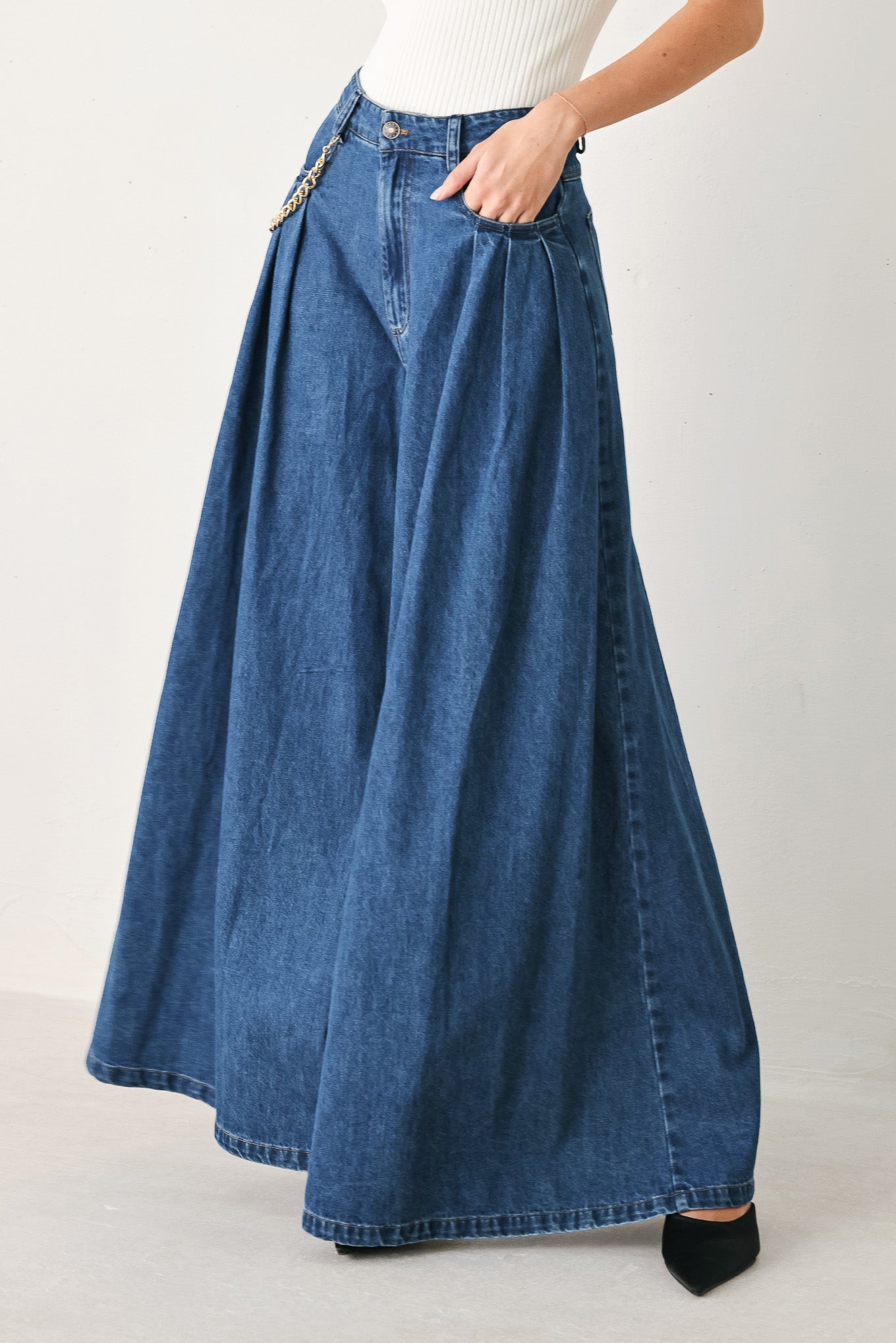 STATEMENT BLUE WIDE LEG DENIM PANTS