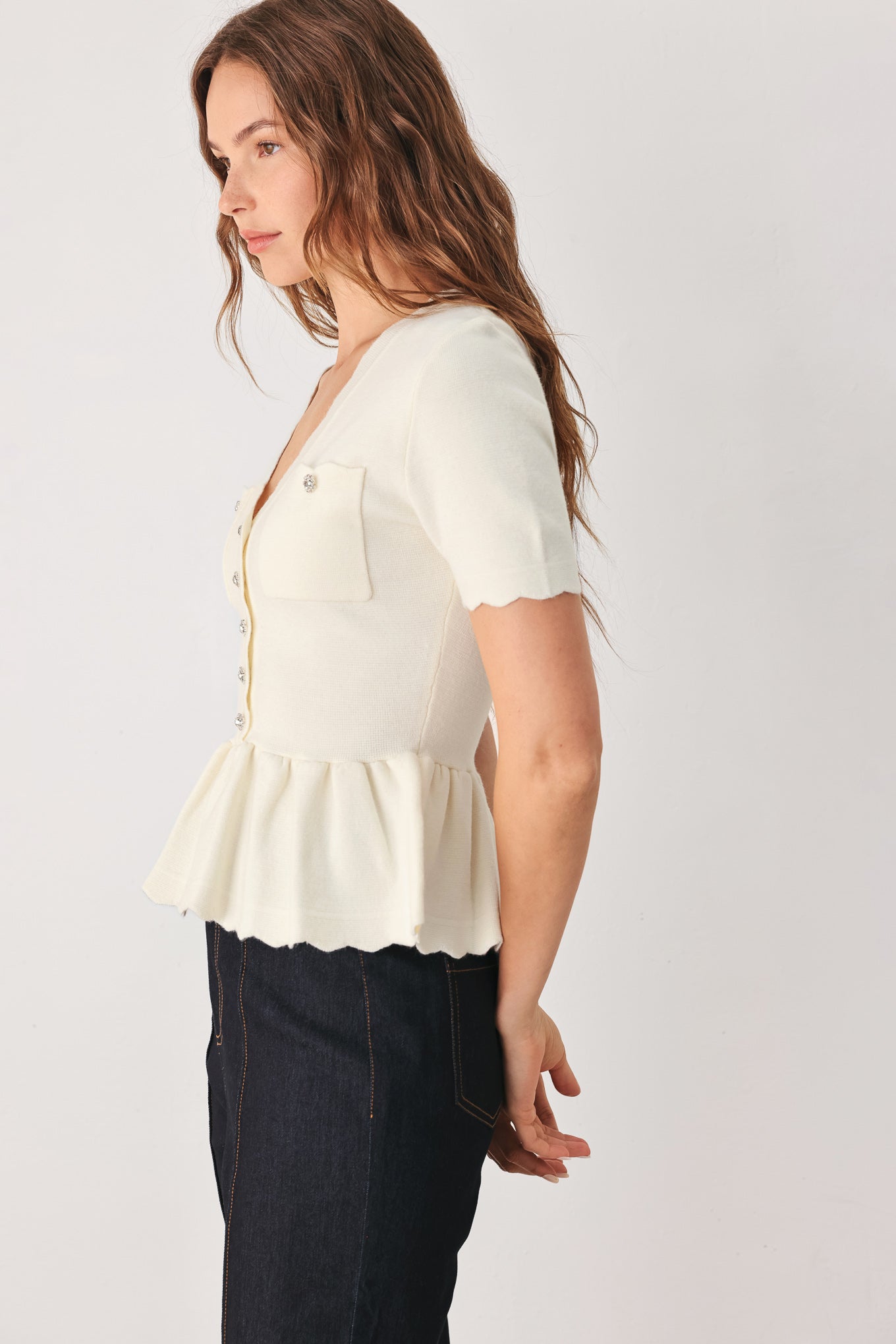 FROSTED CREAM POCKET-DETAIL SWEATER TOP