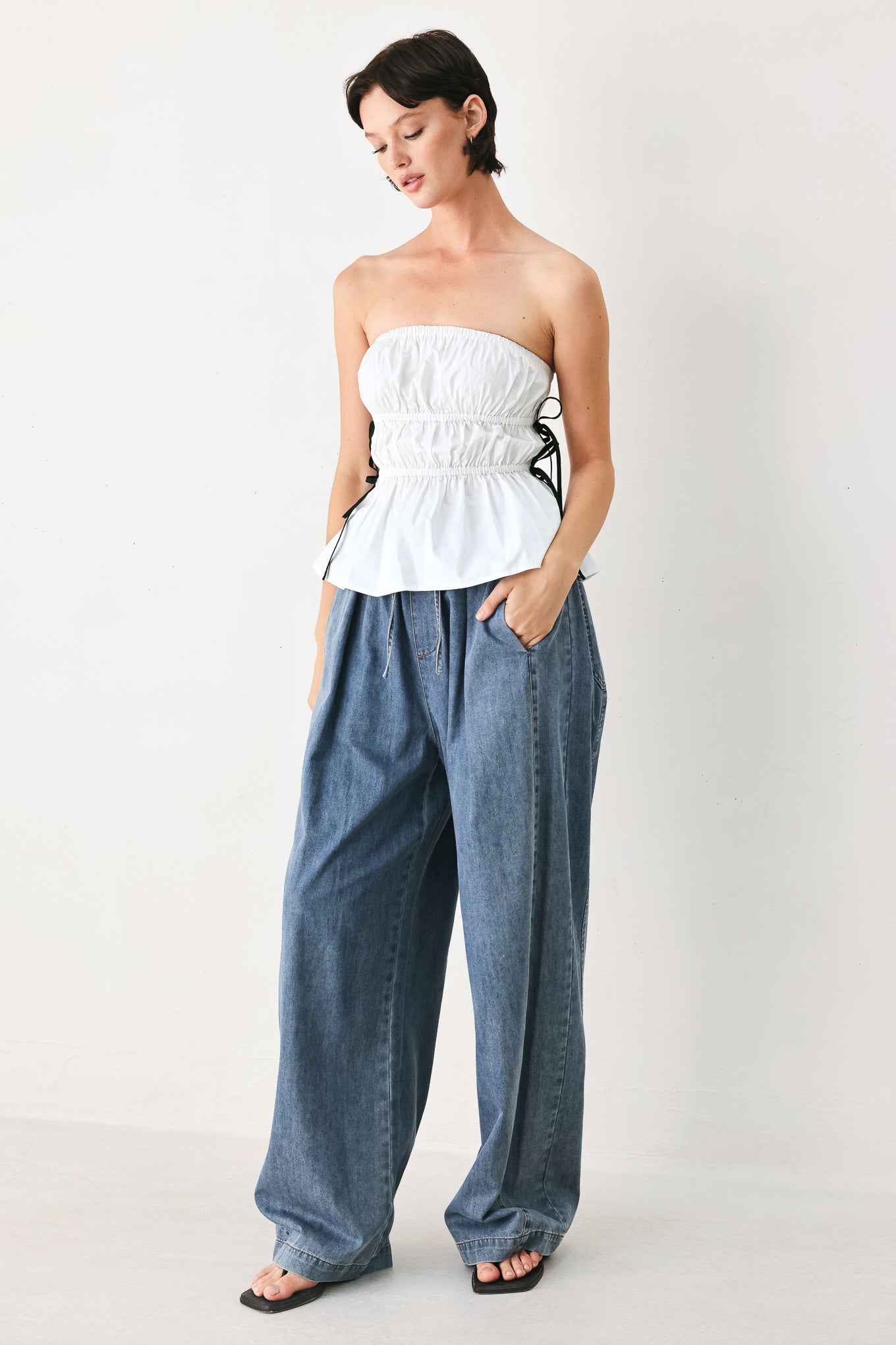 BEACH CLUB WOVEN STRAPLESS TOP