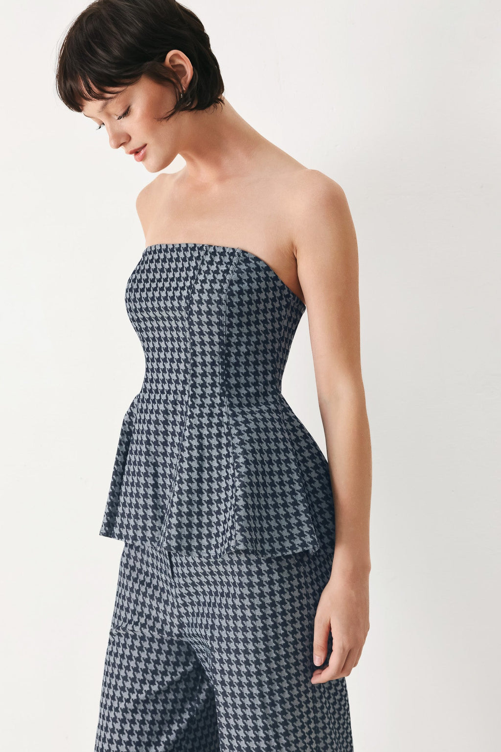 NOIR SOCIETY WOVEN TUBE TOP