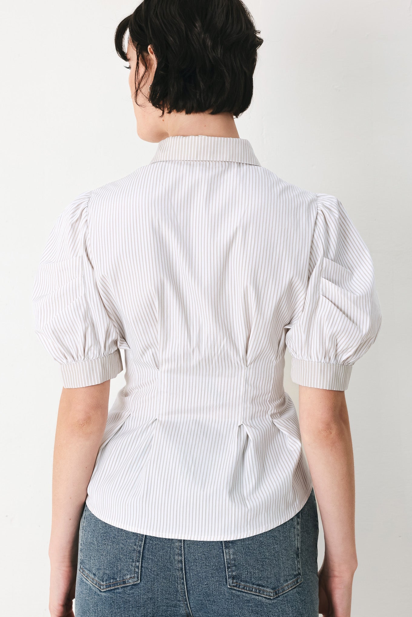 COASTAL LIGHT WOVEN TOP