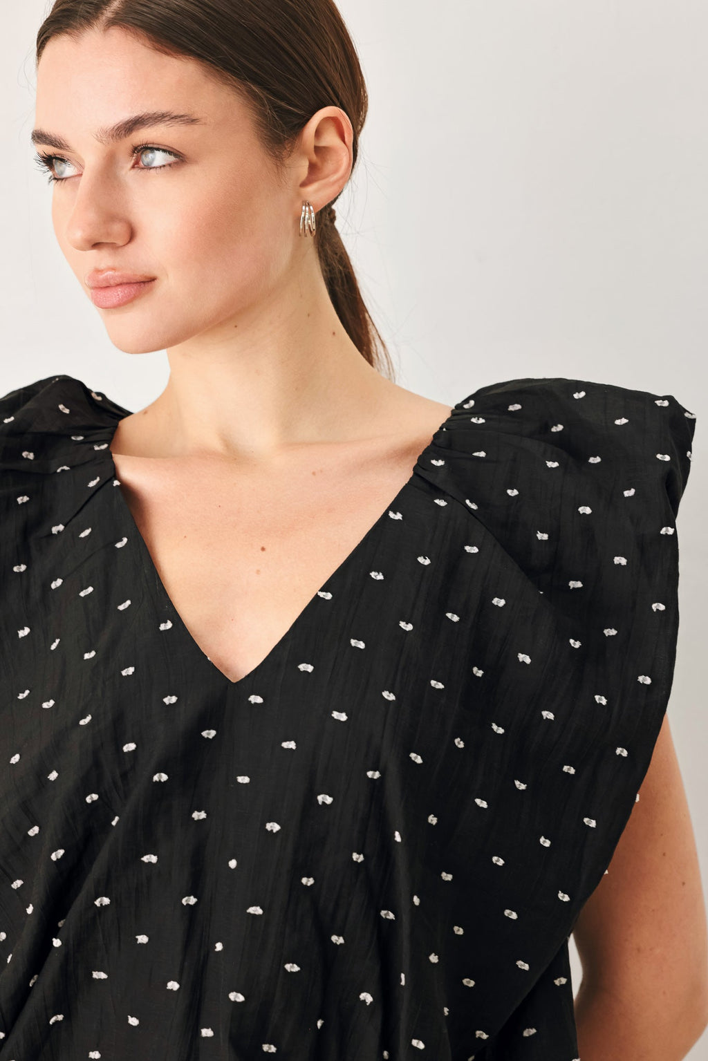 POLKA FLUTTER WOVEN TOP