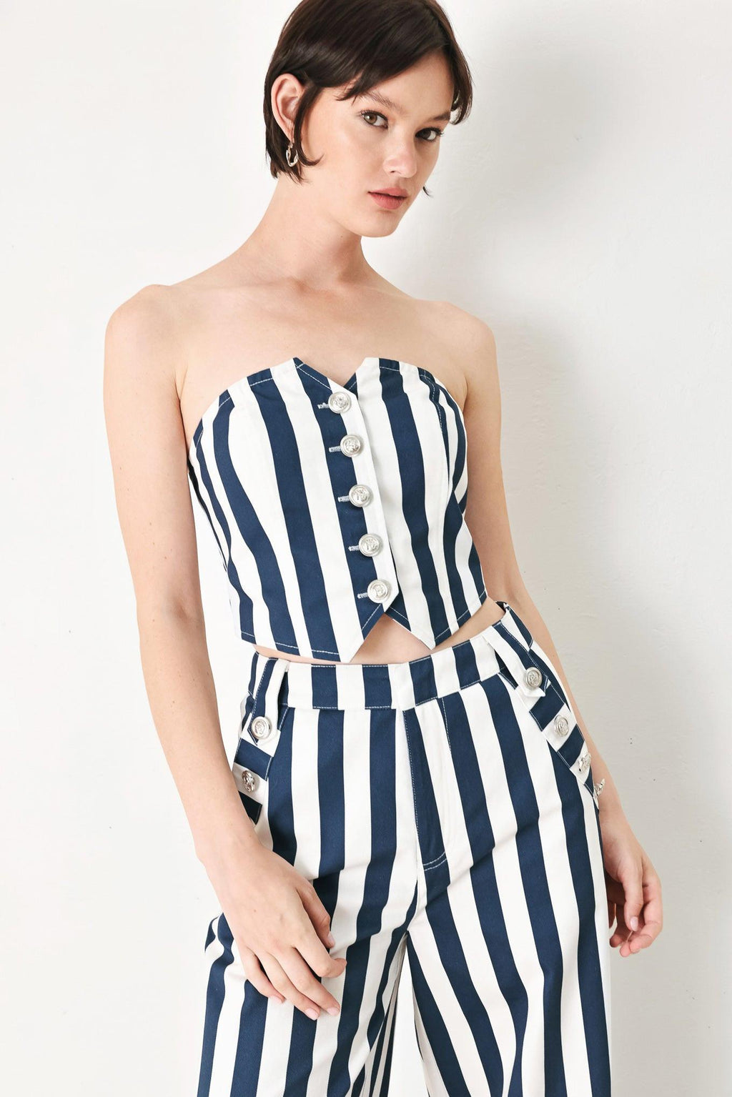 NAVY BLOSSOM WOVEN TUBE TOP