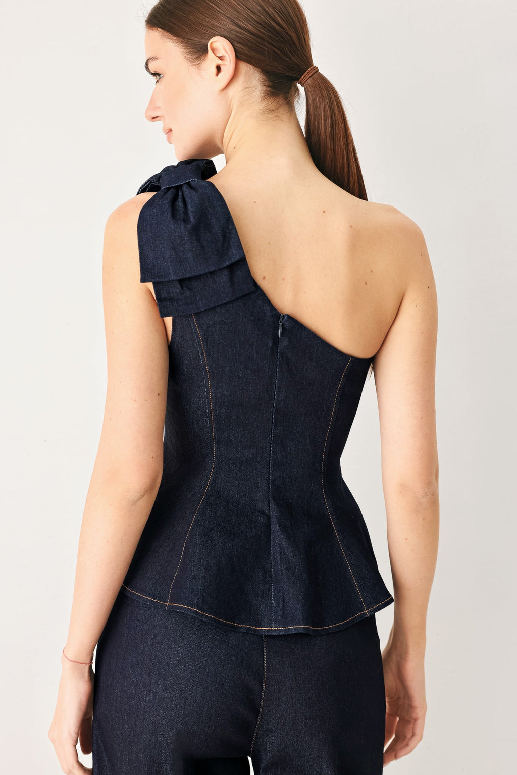 INDIGO BOW ONE SHOULDER DENIM TOP