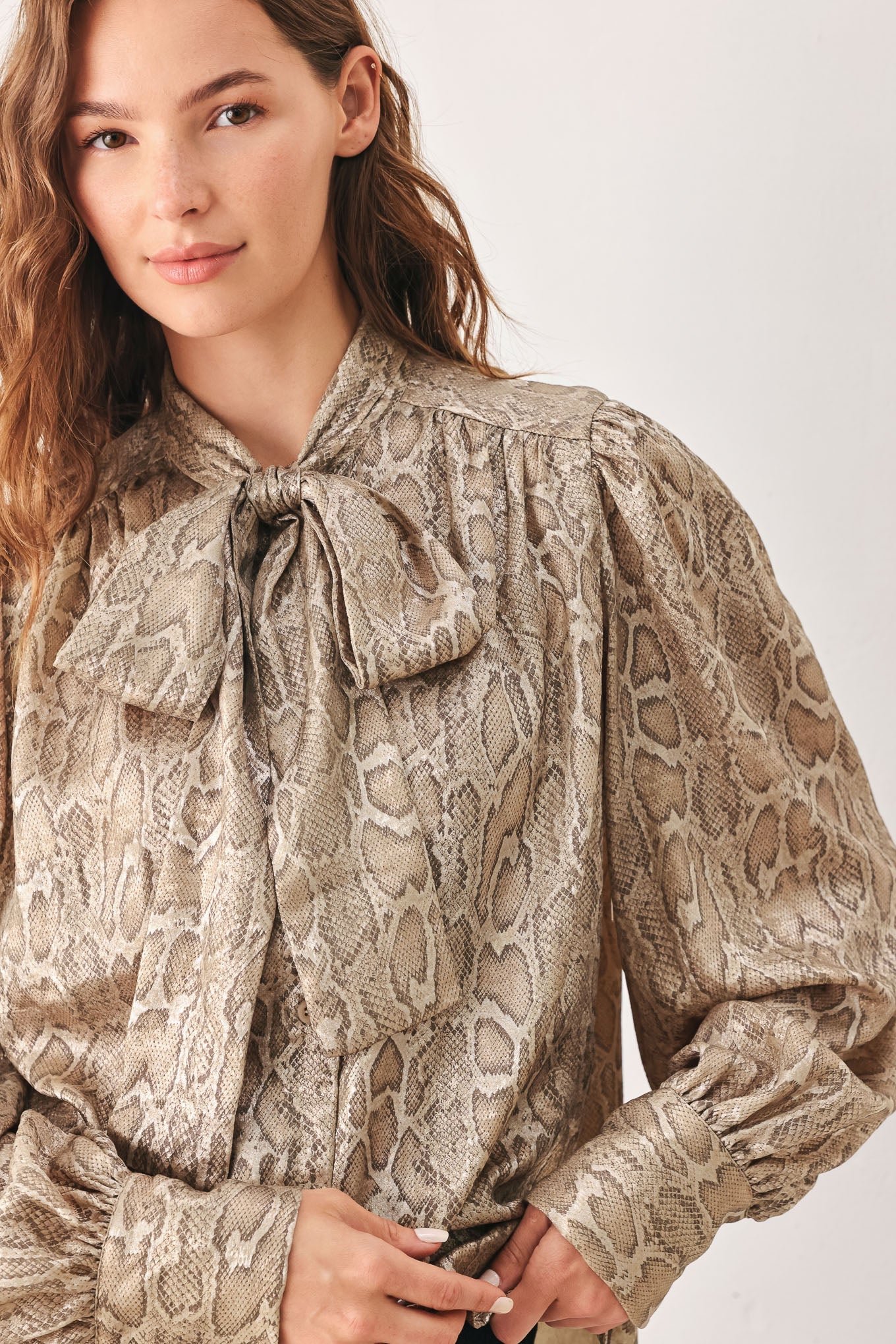 SERPENTINE TAUPE SNAKESKIN WOVEN TOP