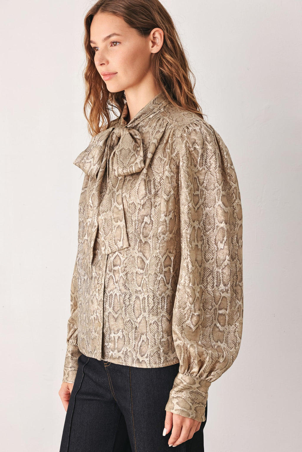 SERPENTINE TAUPE SNAKESKIN WOVEN TOP