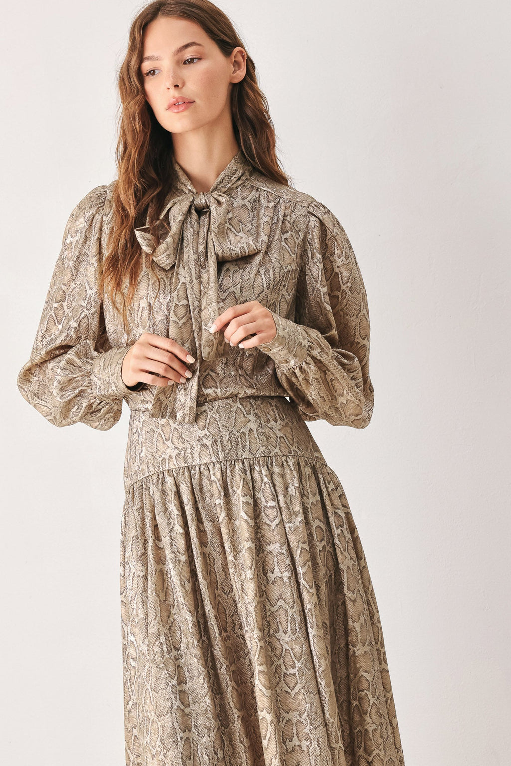 SERPENTINE TAUPE SNAKESKIN WOVEN TOP
