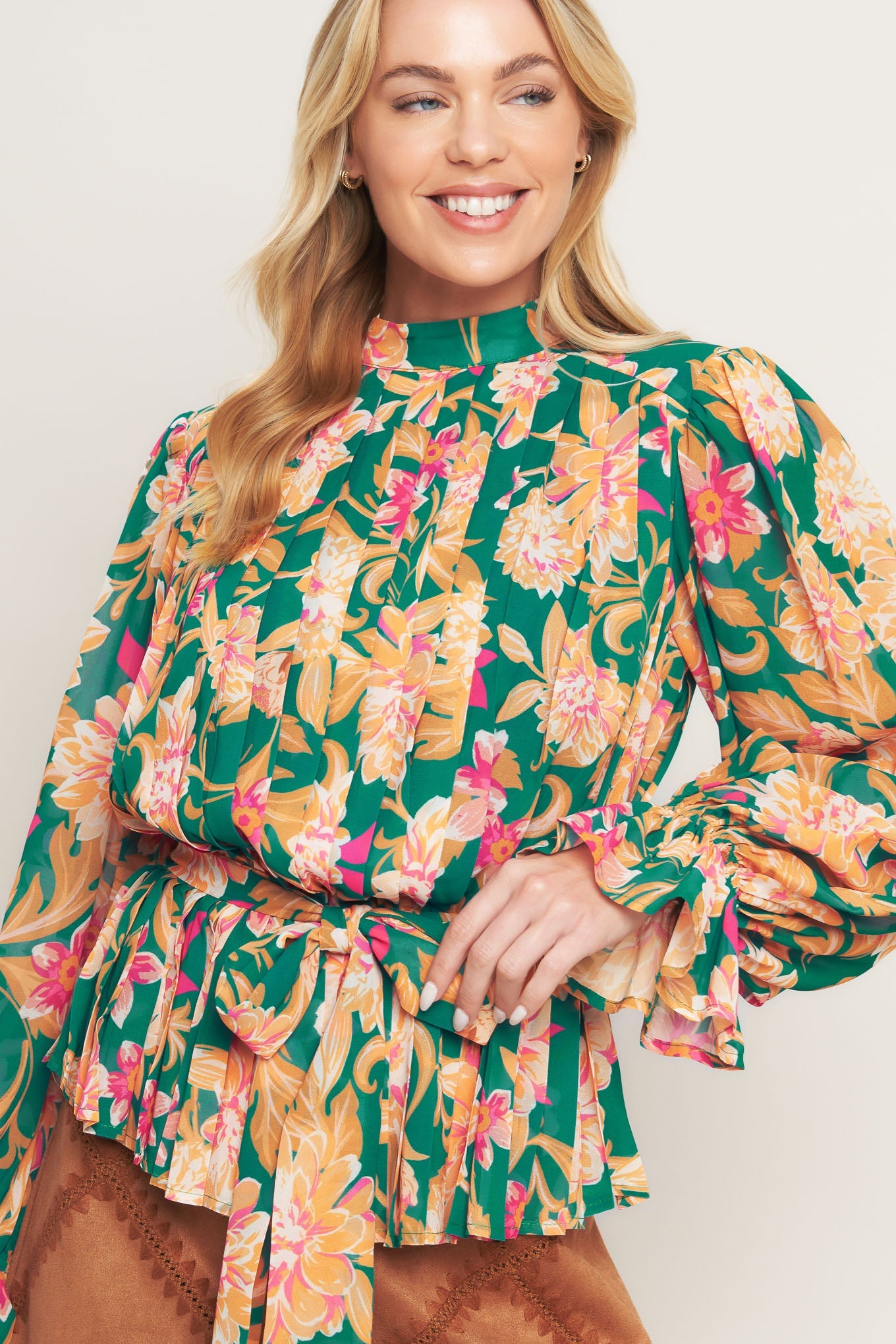 MISS PUNCTUALITY WOVEN TOP