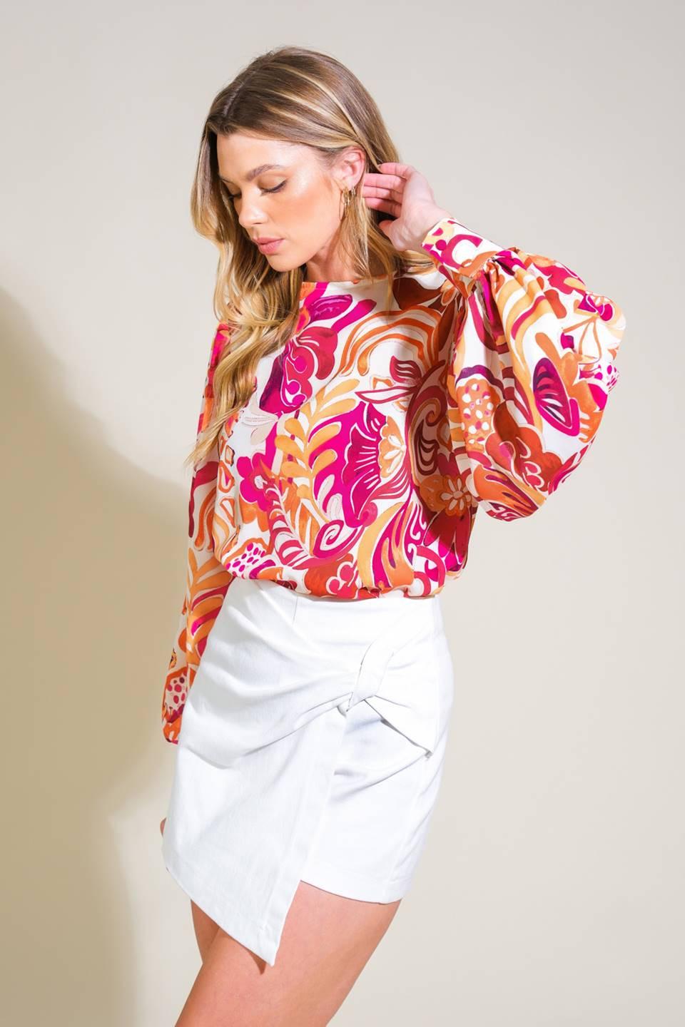 DELICATE TOUCH WOVEN TOP