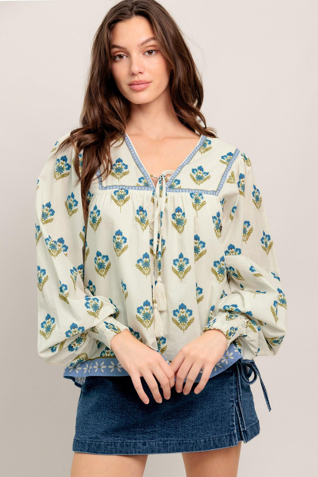 FROM COFFEE RUNS TO WEEKENDS WOVEN TOP