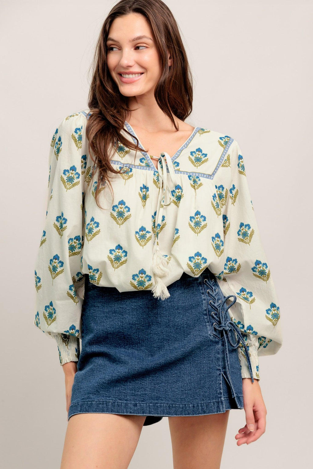 FROM COFFEE RUNS TO WEEKENDS WOVEN TOP