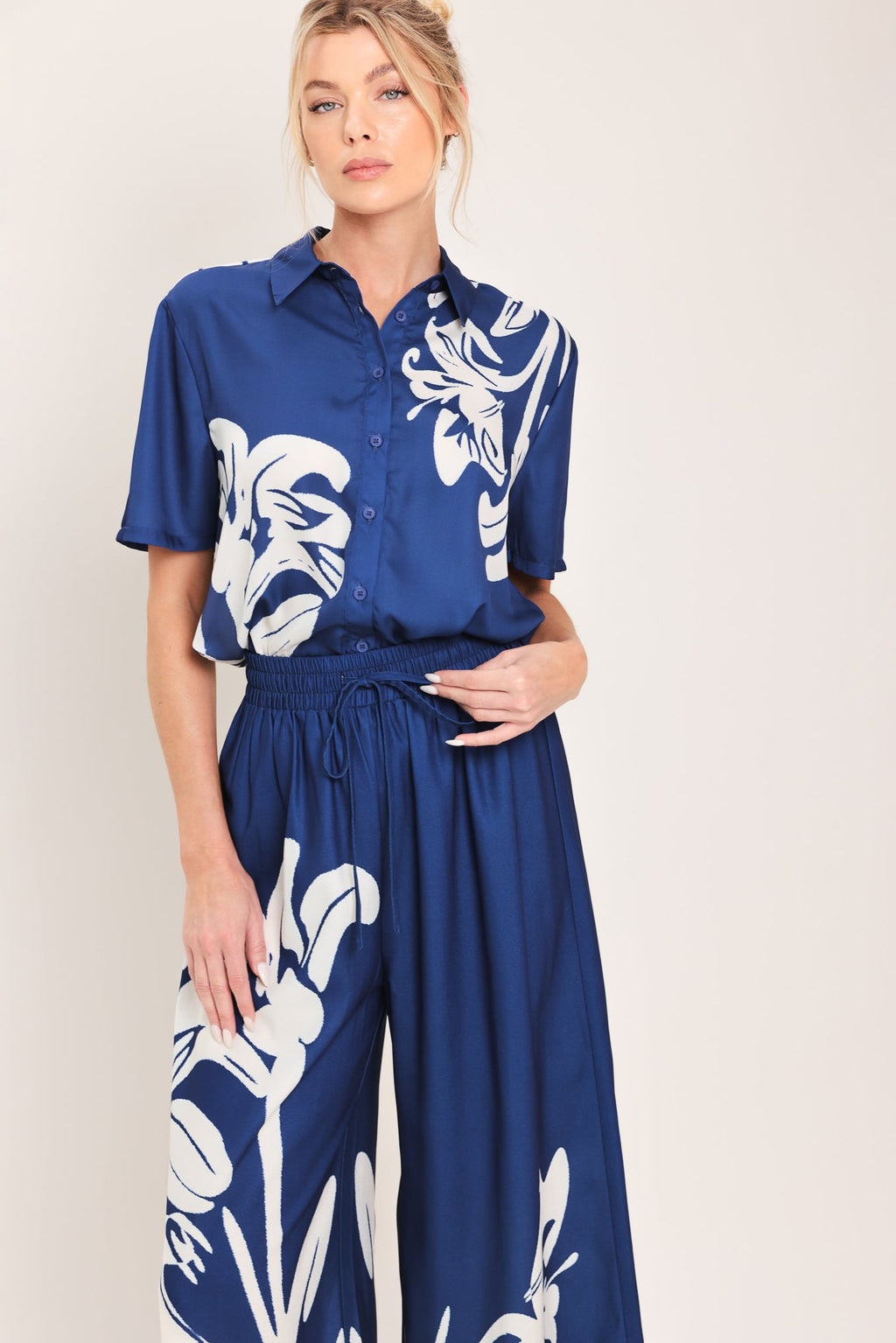 COASTAL BLOOM WOVEN TOP
