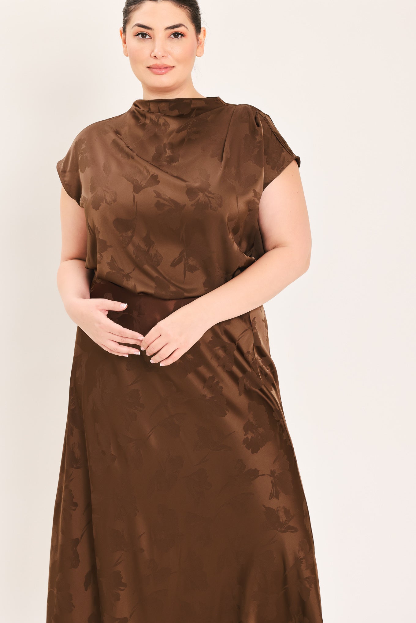 CHOCOLATE FLORAL WOVEN JACQUARD TOP