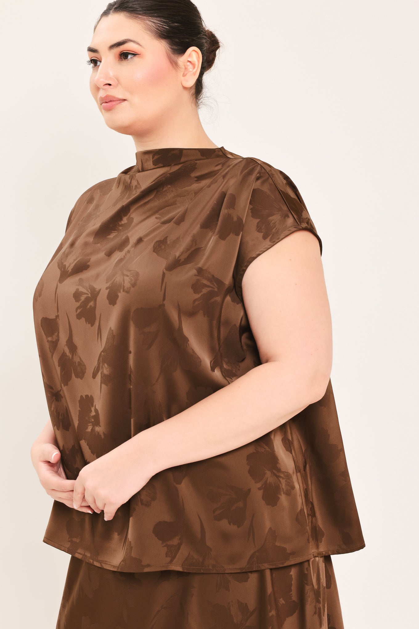 CHOCOLATE FLORAL WOVEN JACQUARD TOP