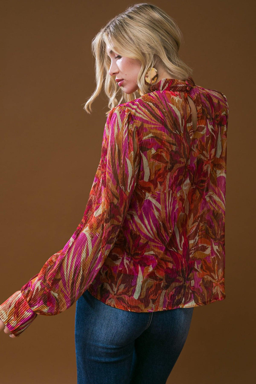 CRUSHING ON YOU WOVEN TOP